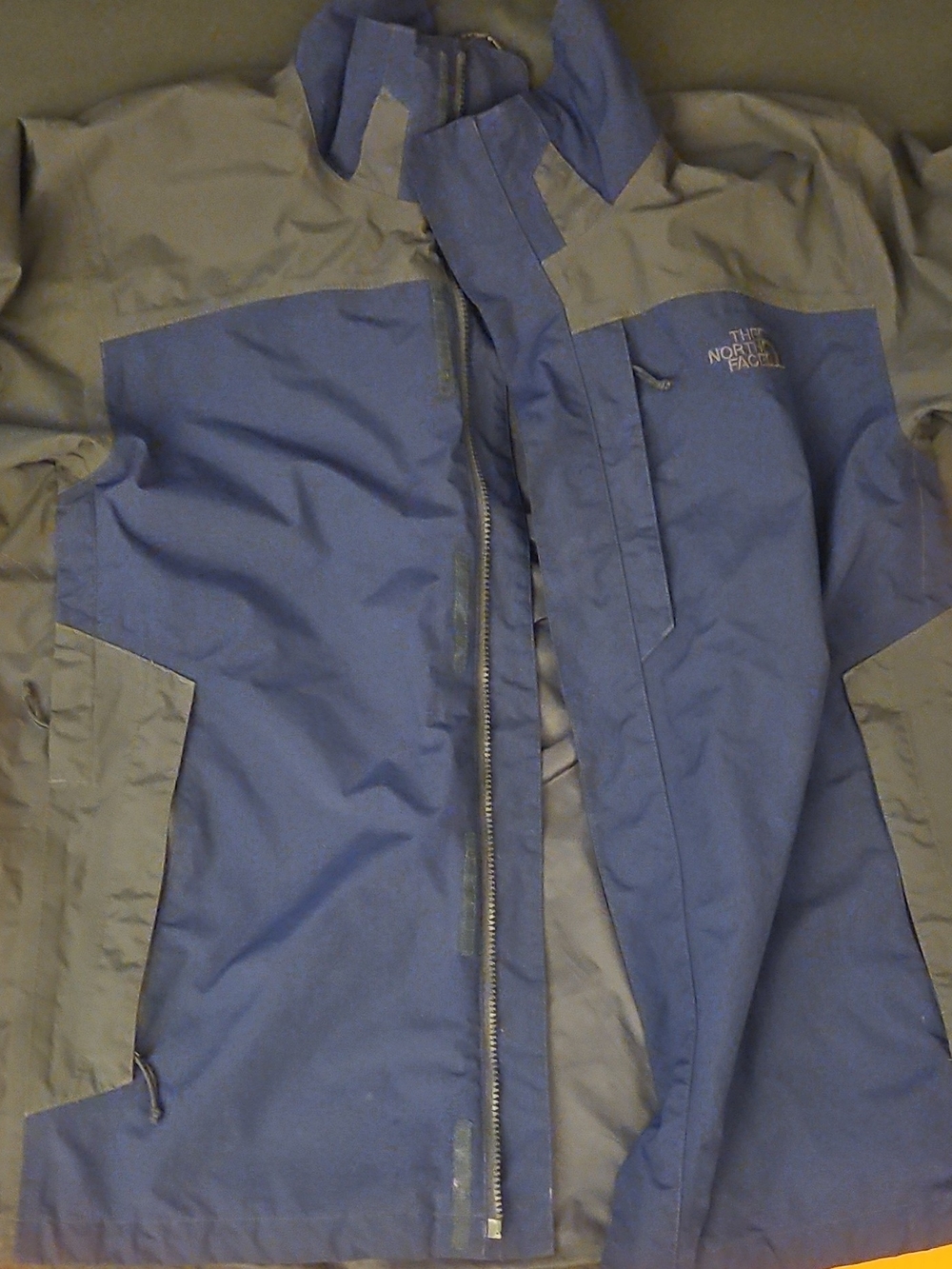 The North Face Men's Blue/Gray Colorblock Full Zip Softshell Jacket L Pockets
